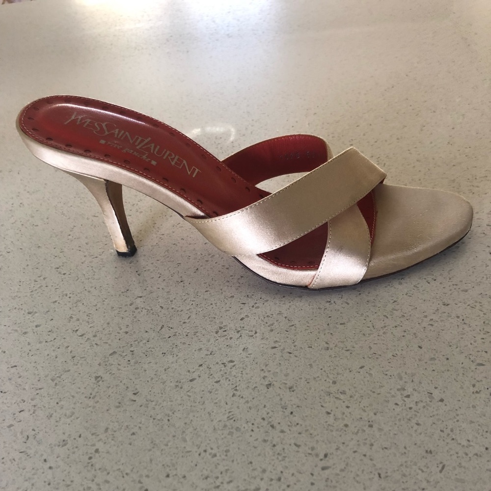 YVES SAINT LAURENT HEELS (beige colored)
